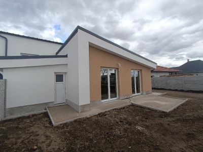 Eladó ikerház Seregélyes