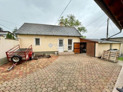 Eladó családi ház Paks
