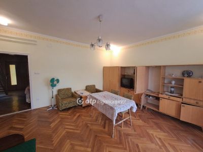 Eladó családi ház Szeged