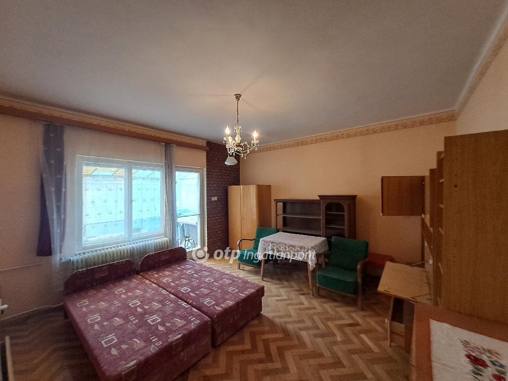 Eladó családi ház Szeged