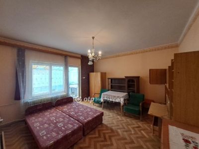 Eladó családi ház Szeged