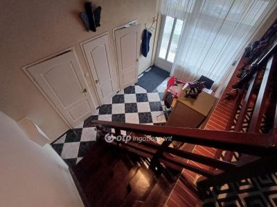Eladó családi ház Vecsés