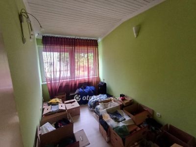 Eladó családi ház Vecsés