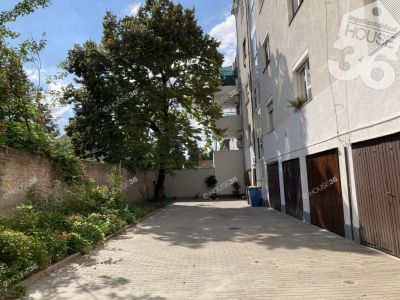 Eladó lakás Kecskemét