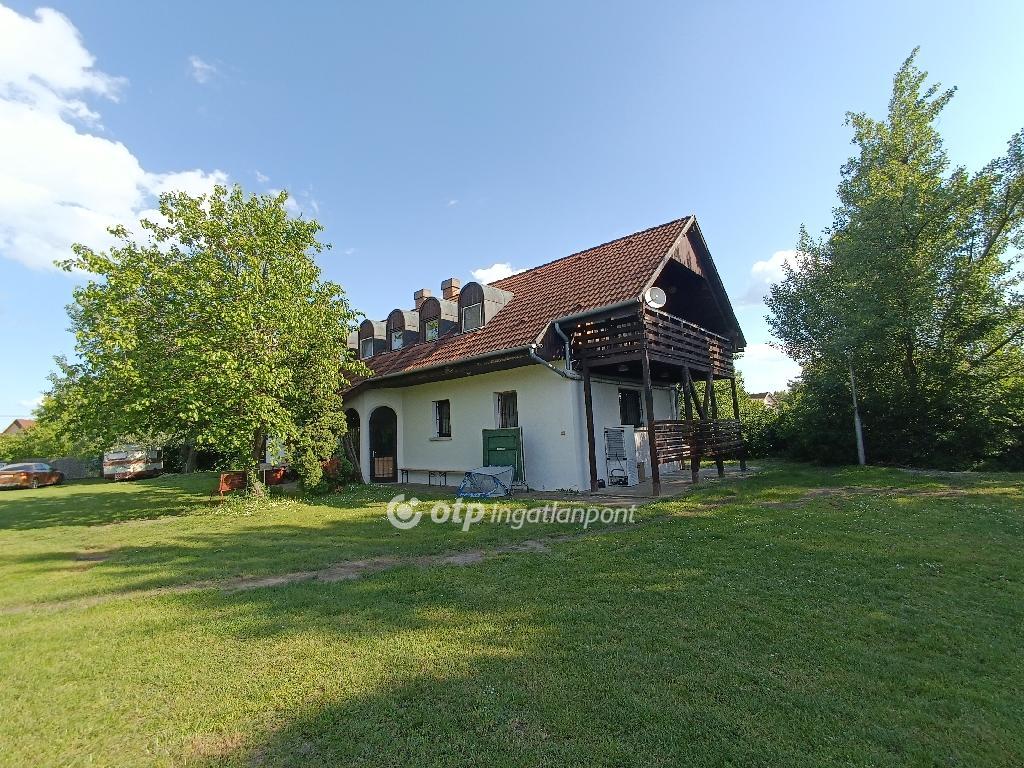 Kiadó lakás Velence