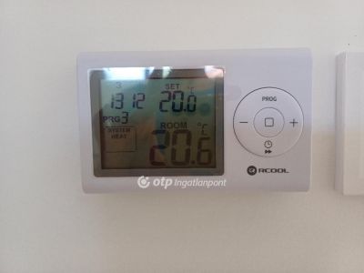 Kiadó utcai bejáratú üzlethelység Szentes
