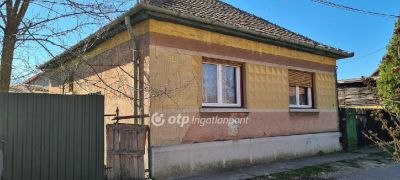 Eladó családi ház Szolnok