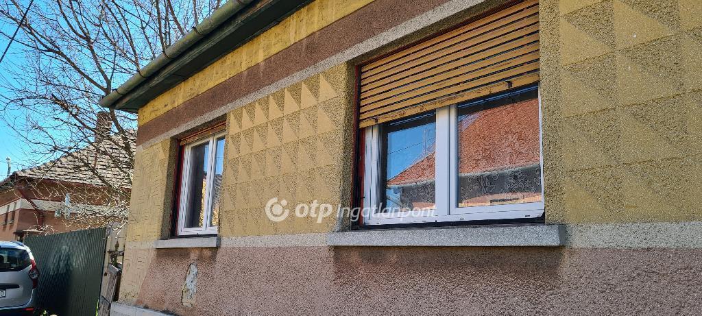 Eladó családi ház Szolnok