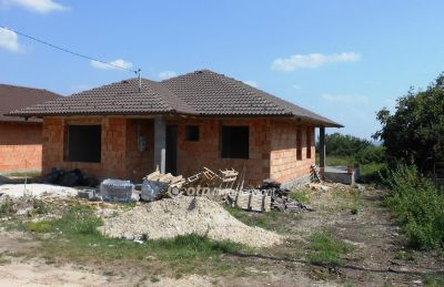 Eladó családi ház Érd