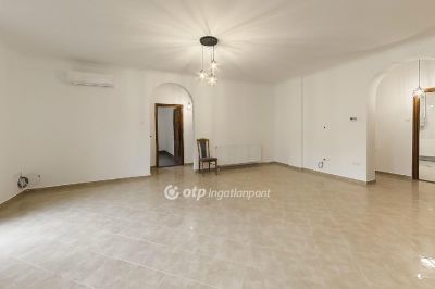 Eladó családi ház Érd
