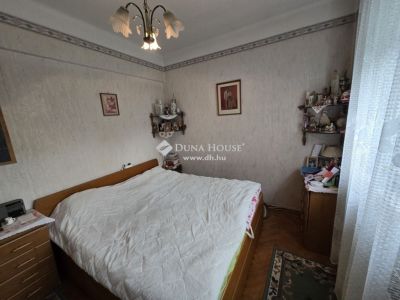 Eladó családi ház Pécel