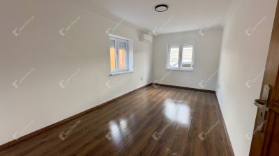 Eladó családi ház Monor