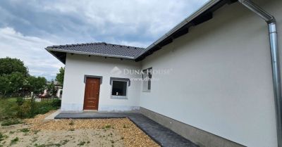 Eladó családi ház Tápióság