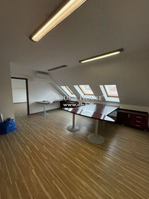 Eladó iroda családi házban Pécs