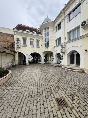 Eladó iroda családi házban Pécs