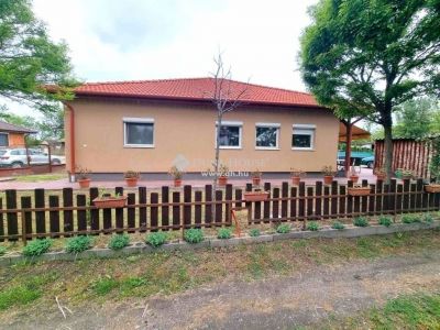 Eladó családi ház Tápióbicske