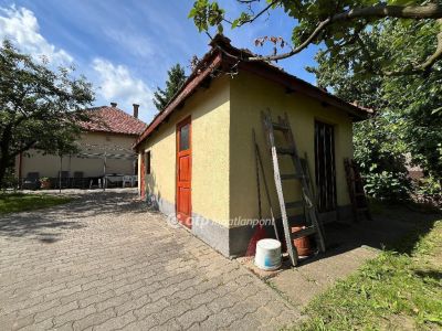Eladó családi ház Budapest