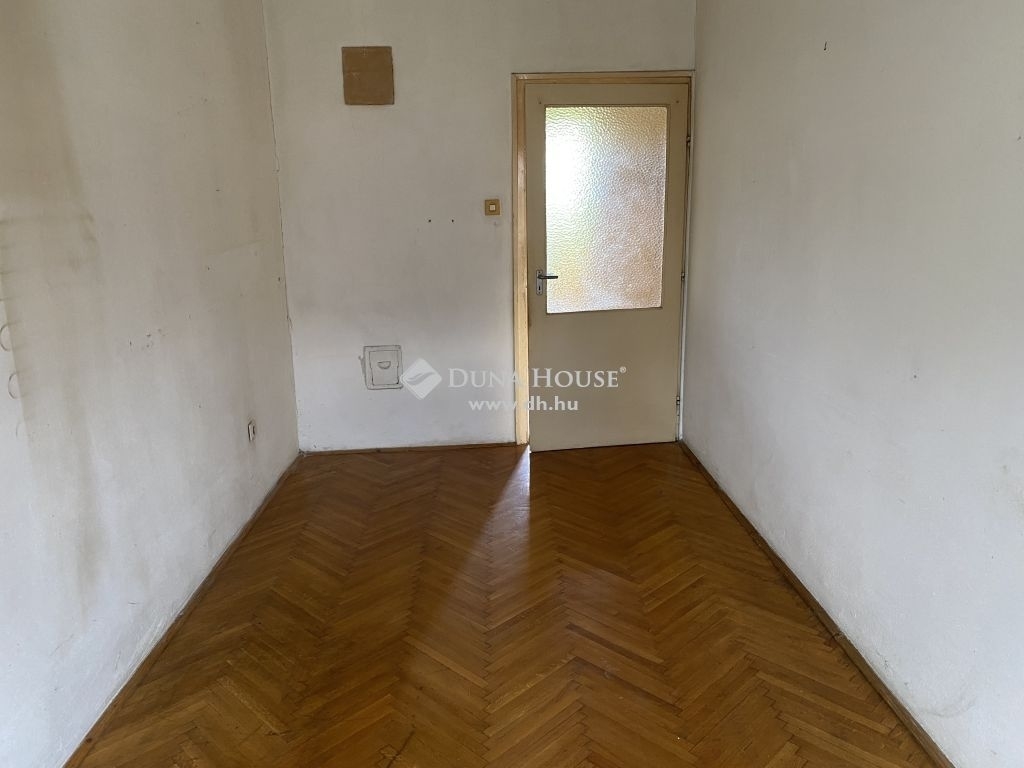 Eladó lakás Pécs