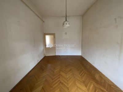 Eladó lakás Pécs