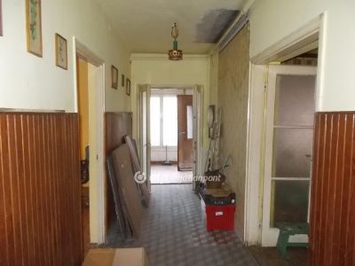 Eladó családi ház Budapest