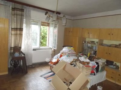 Eladó családi ház Budapest