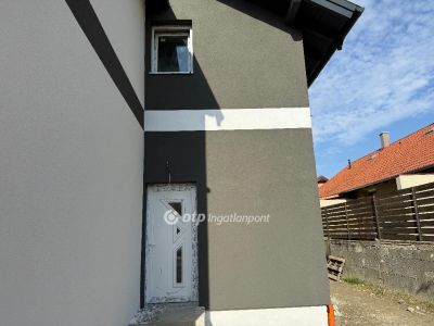 Eladó házrész Szigetszentmárton
