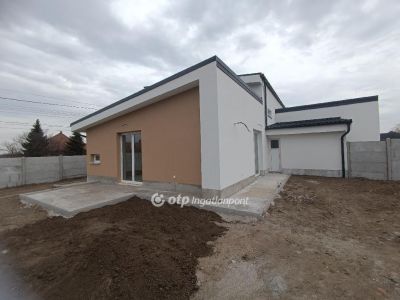 Eladó ikerház Seregélyes