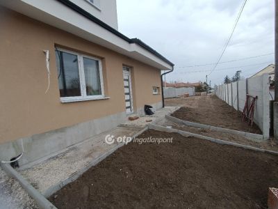 Eladó ikerház Seregélyes