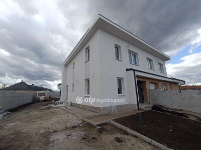 Eladó ikerház Seregélyes