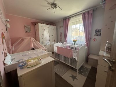 Eladó családi ház Nagyvenyim