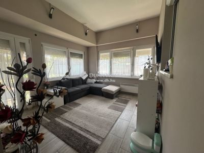 Eladó családi ház Nagyvenyim