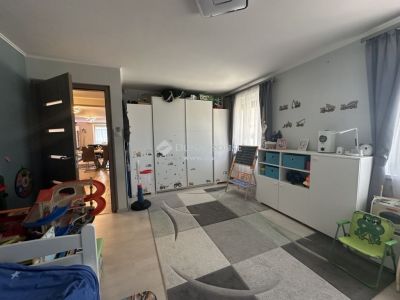 Eladó családi ház Nagyvenyim