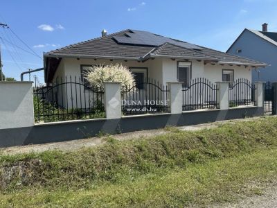 Eladó családi ház Nagyvenyim