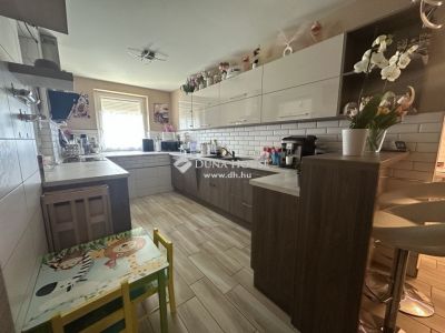 Eladó családi ház Nagyvenyim