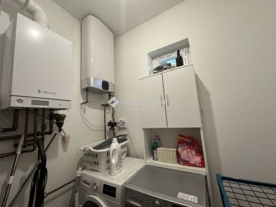 Eladó családi ház Nagyvenyim