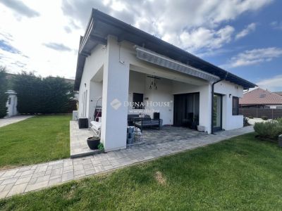 Eladó családi ház Szeged