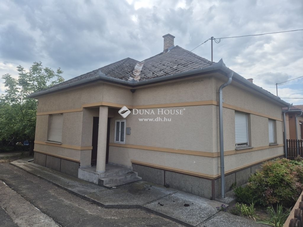 Eladó családi ház Dabas