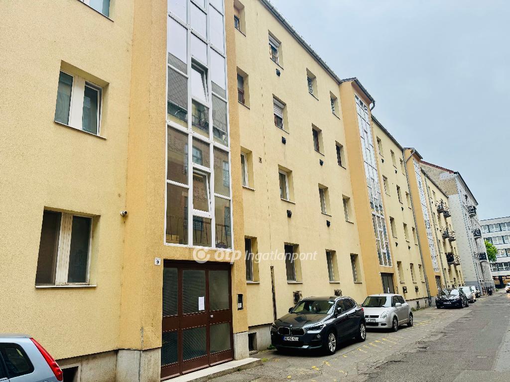 Eladó lakás Debrecen