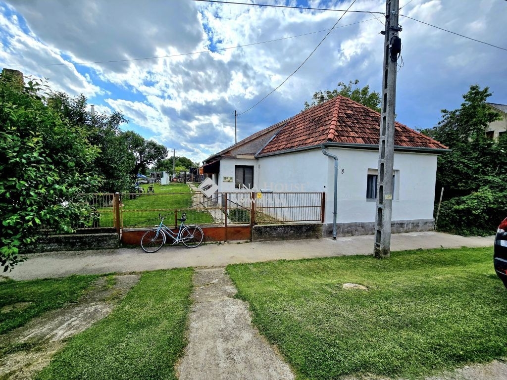 Eladó családi ház Bicsérd