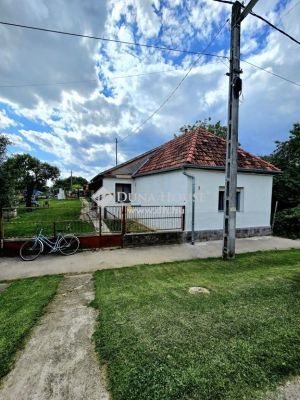 Eladó családi ház Bicsérd