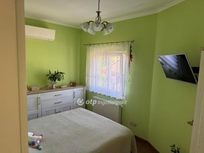 Eladó családi ház Szigetmonostor