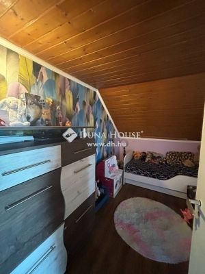 Eladó családi ház Monor