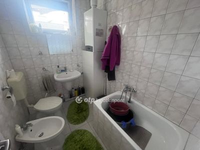 Eladó családi ház Szeged