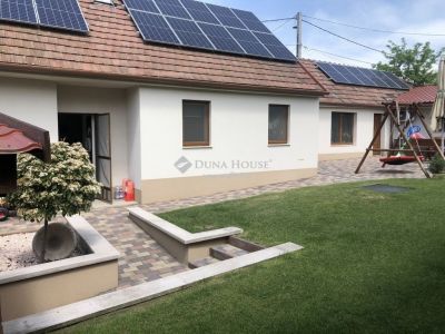 Eladó családi ház Fót