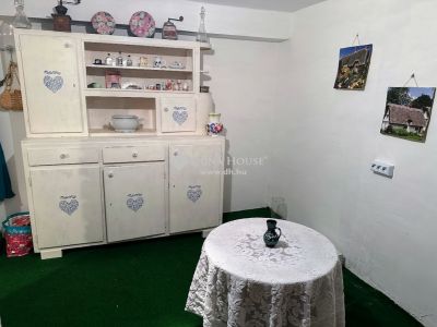Eladó családi ház Győr