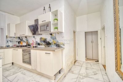 Eladó családi ház Budapest