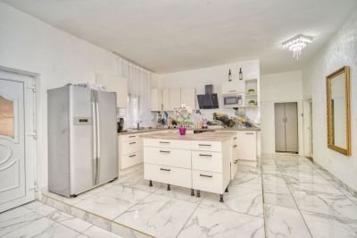 Eladó családi ház Budapest