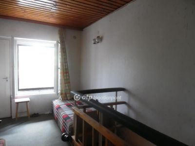 Eladó nyaraló Kesztölc