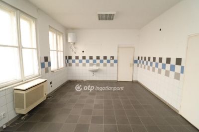Eladó családi ház Taksony