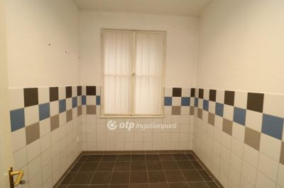 Eladó családi ház Taksony